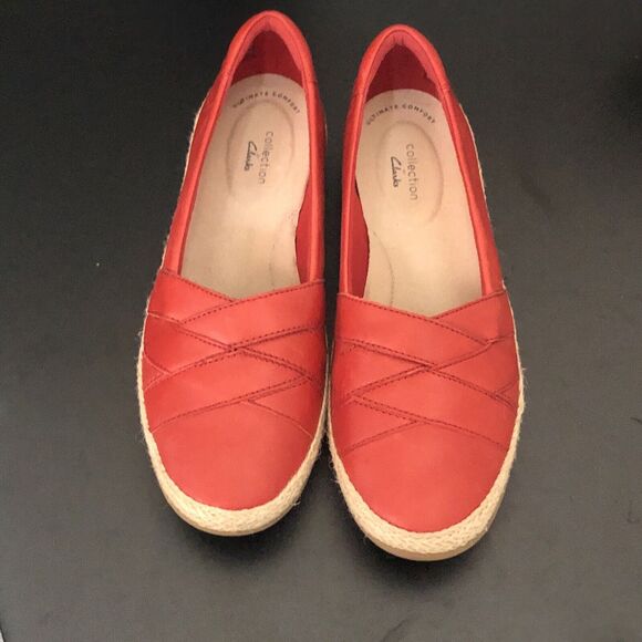 Clarks Women's Danelly Shine Loafersz 9M red leather slip on  308 - Picture 9 of 9